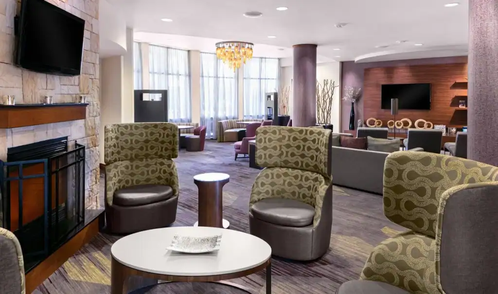 Lobby seating area inside the Courtyard by Marriott Bethlehem Lehigh Valley hotel.